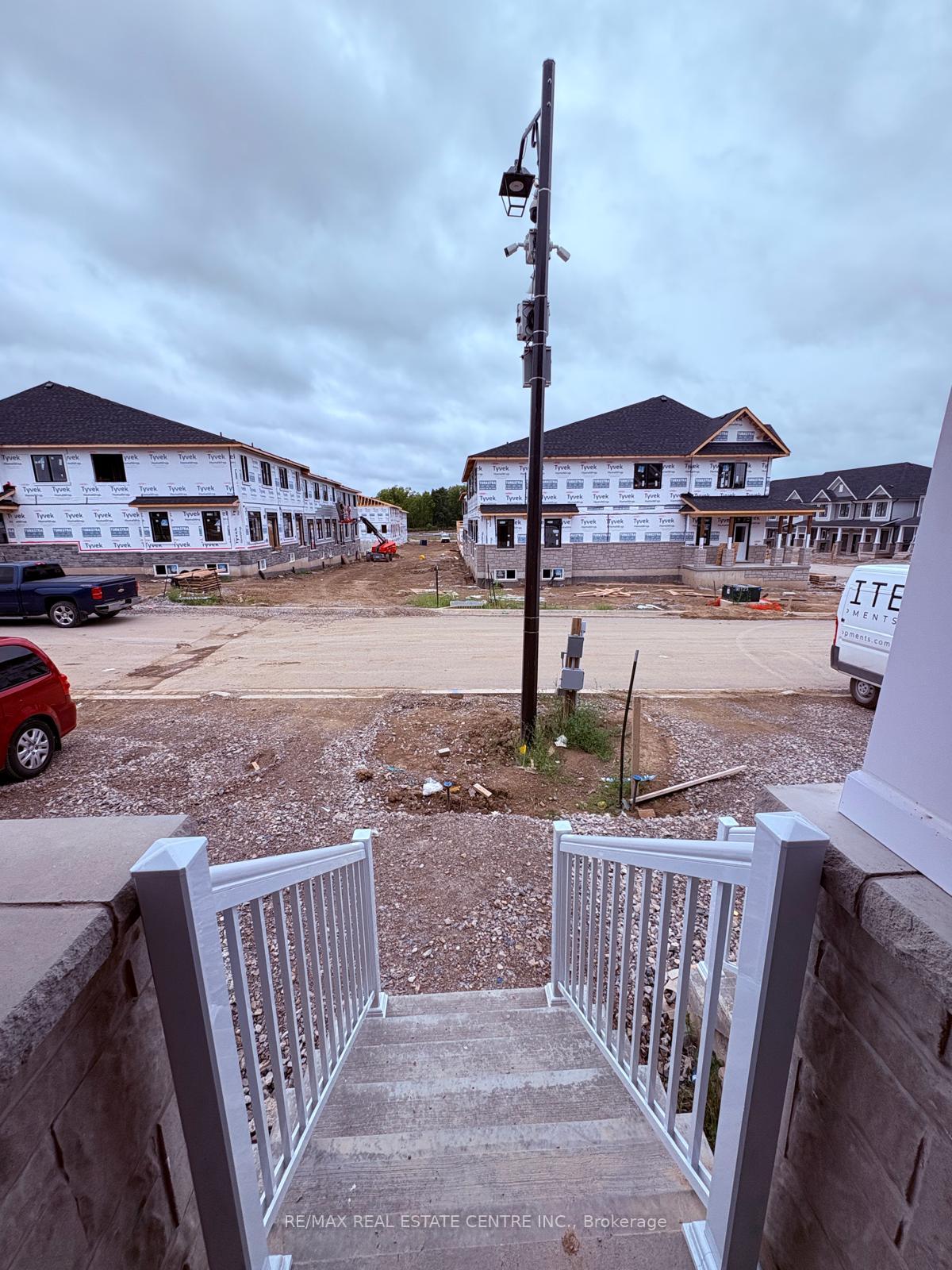Photo 19 of 8 Elite Crescent, Haldimand — HOMEH