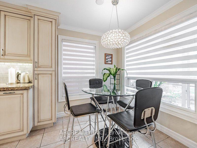 Photo 5 of 49 White Boulevard, Vaughan, Brownridge — HOMEH