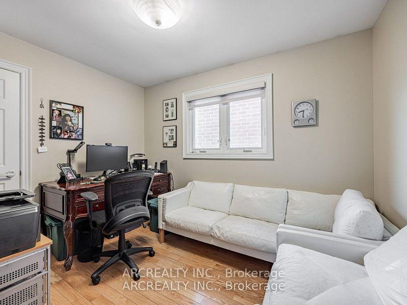 Photo 8 of 49 White Boulevard, Vaughan, Brownridge — HOMEH