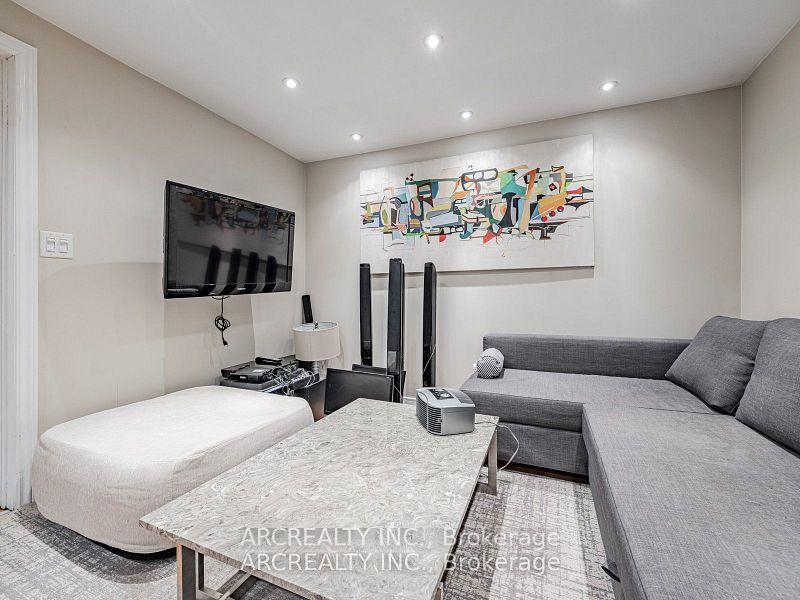 Photo 9 of 49 White Boulevard, Vaughan, Brownridge — HOMEH