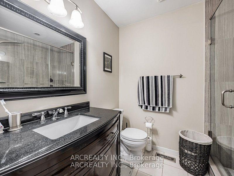 Photo 10 of 49 White Boulevard, Vaughan, Brownridge — HOMEH