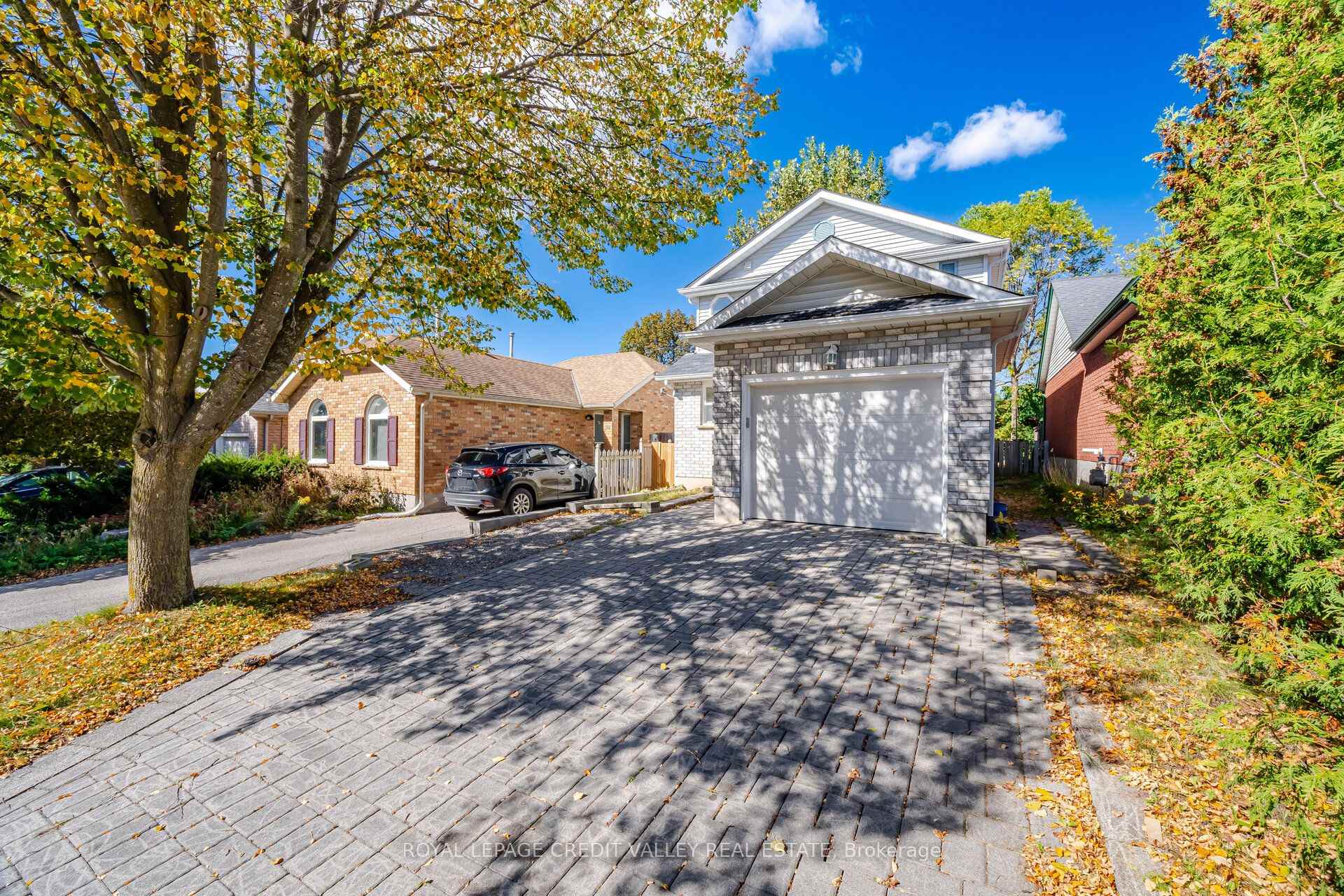 Photo 2 of 37 Rodgers Road, Guelph, Kortright West — HOMEH