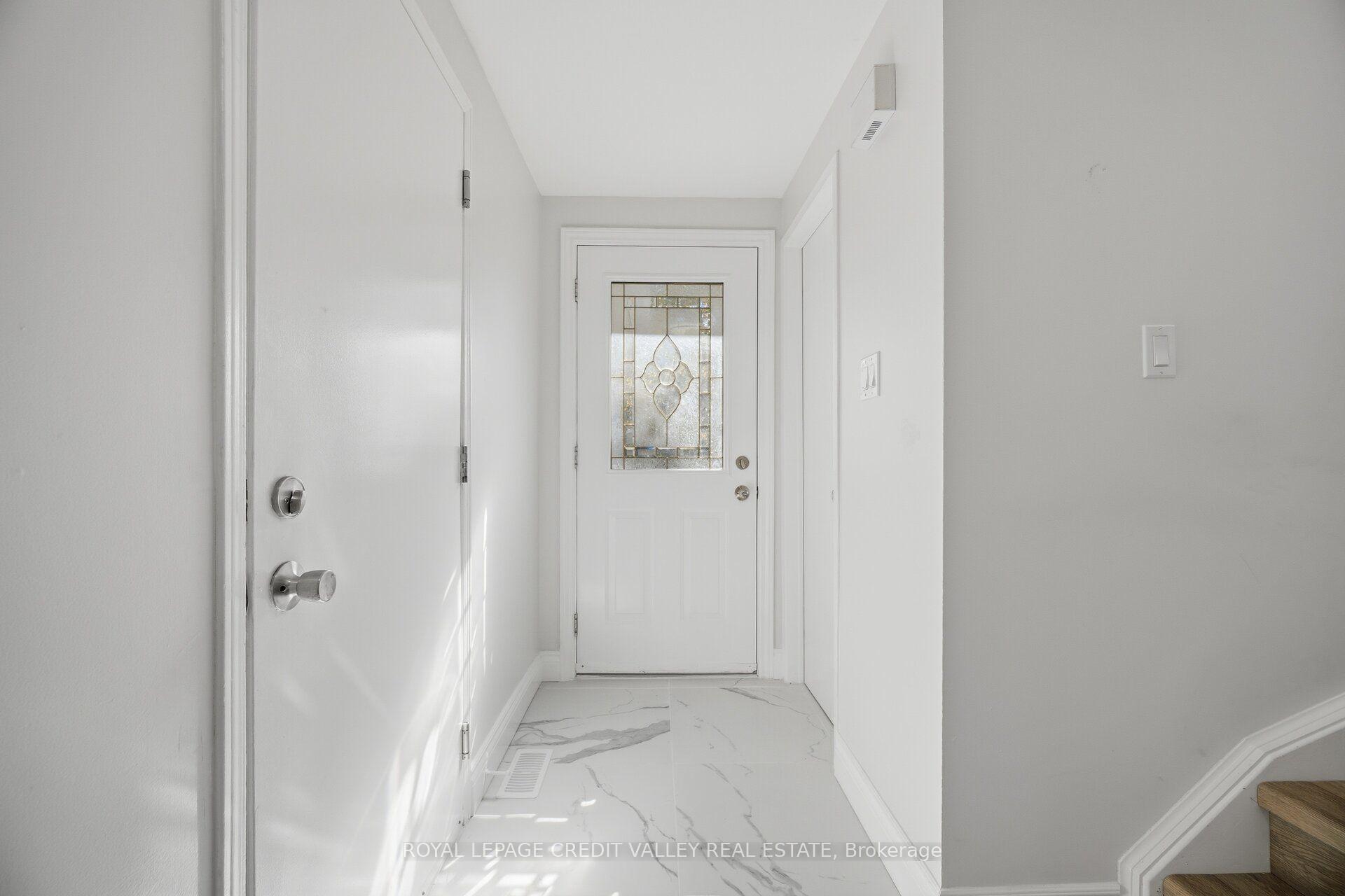 Photo 3 of 37 Rodgers Road, Guelph, Kortright West — HOMEH