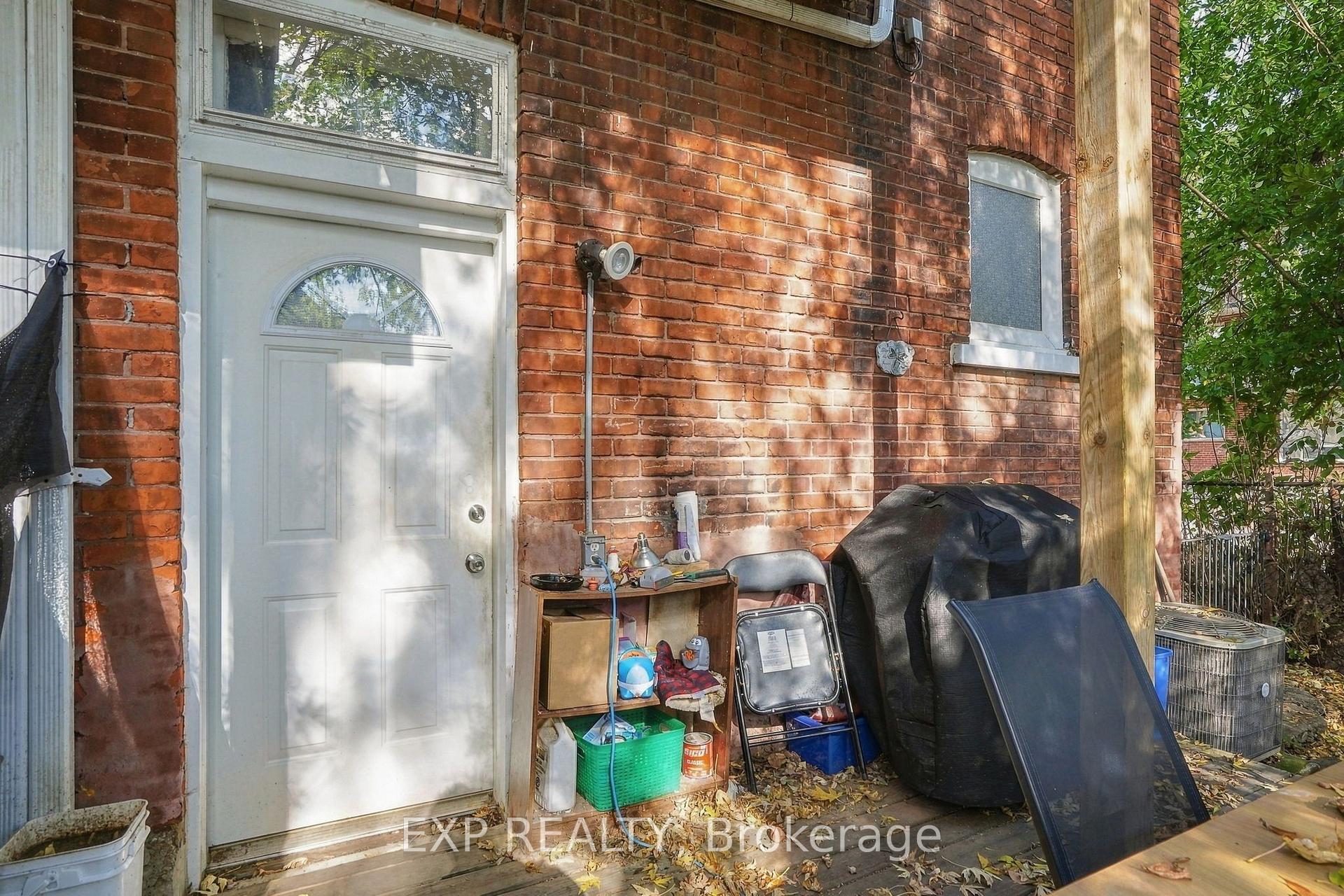 Photo 7 of 11 Hart Street, Brant, Brantford Twp — HOMEH