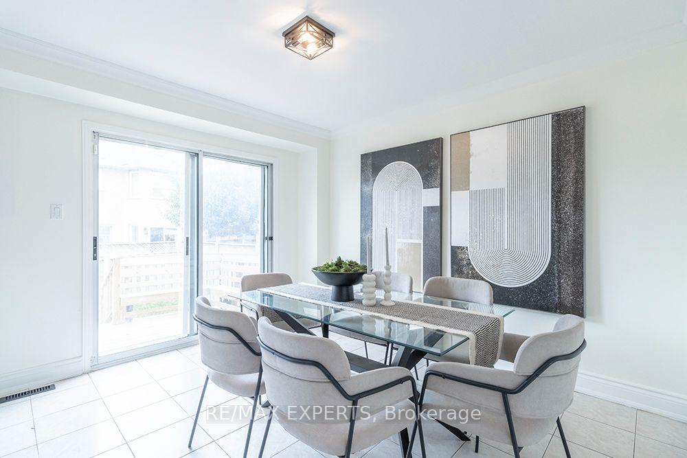 Photo 15 of 104 Echo Ridge Crescent, Vaughan, Sonoma Heights — HOMEH