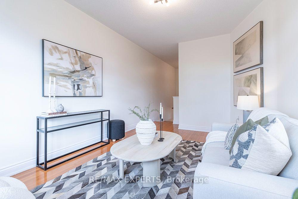 Photo 21 of 104 Echo Ridge Crescent, Vaughan, Sonoma Heights — HOMEH
