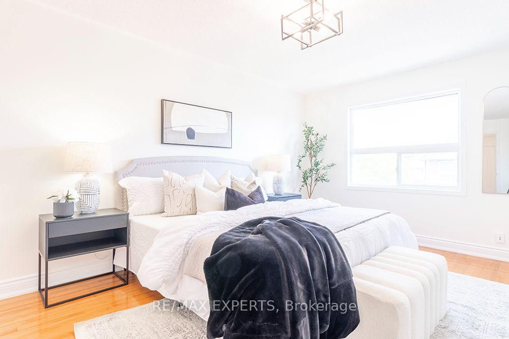 Photo 25 of 104 Echo Ridge Crescent, Vaughan, Sonoma Heights — HOMEH