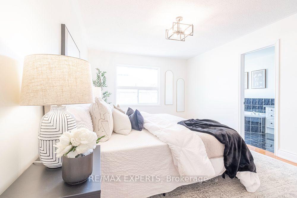 Photo 26 of 104 Echo Ridge Crescent, Vaughan, Sonoma Heights — HOMEH