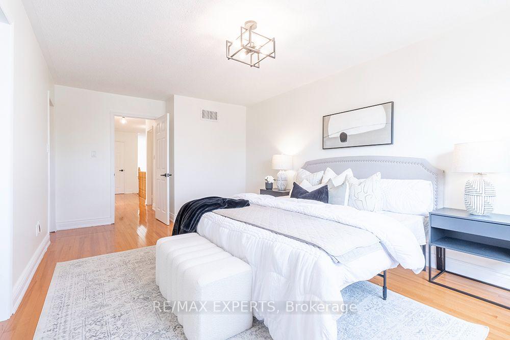Photo 27 of 104 Echo Ridge Crescent, Vaughan, Sonoma Heights — HOMEH