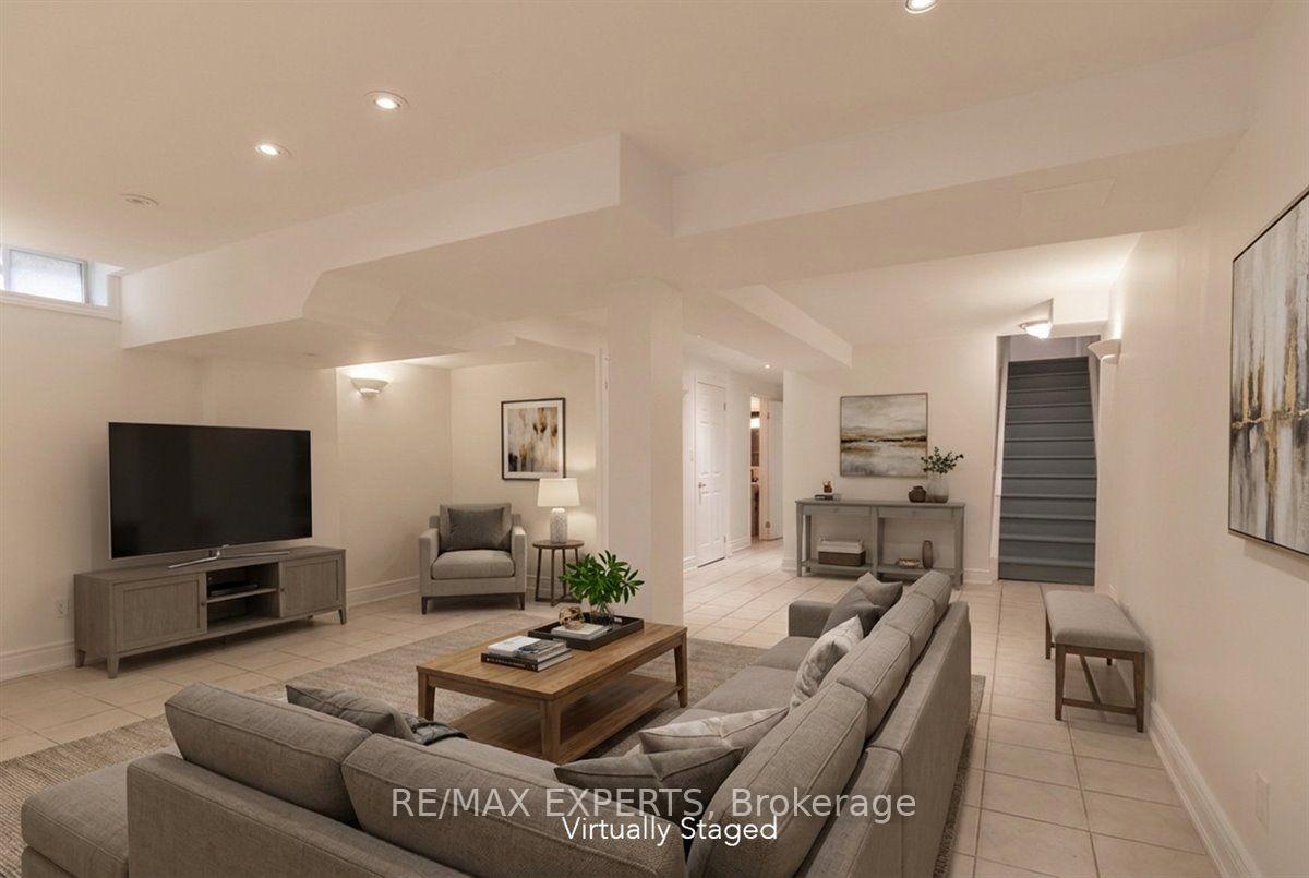 Photo 36 of 104 Echo Ridge Crescent, Vaughan, Sonoma Heights — HOMEH