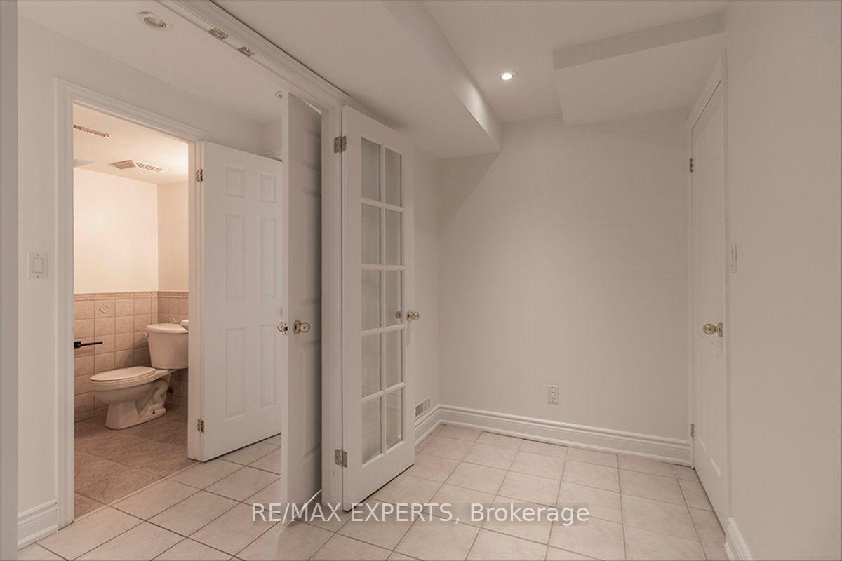 Photo 37 of 104 Echo Ridge Crescent, Vaughan, Sonoma Heights — HOMEH