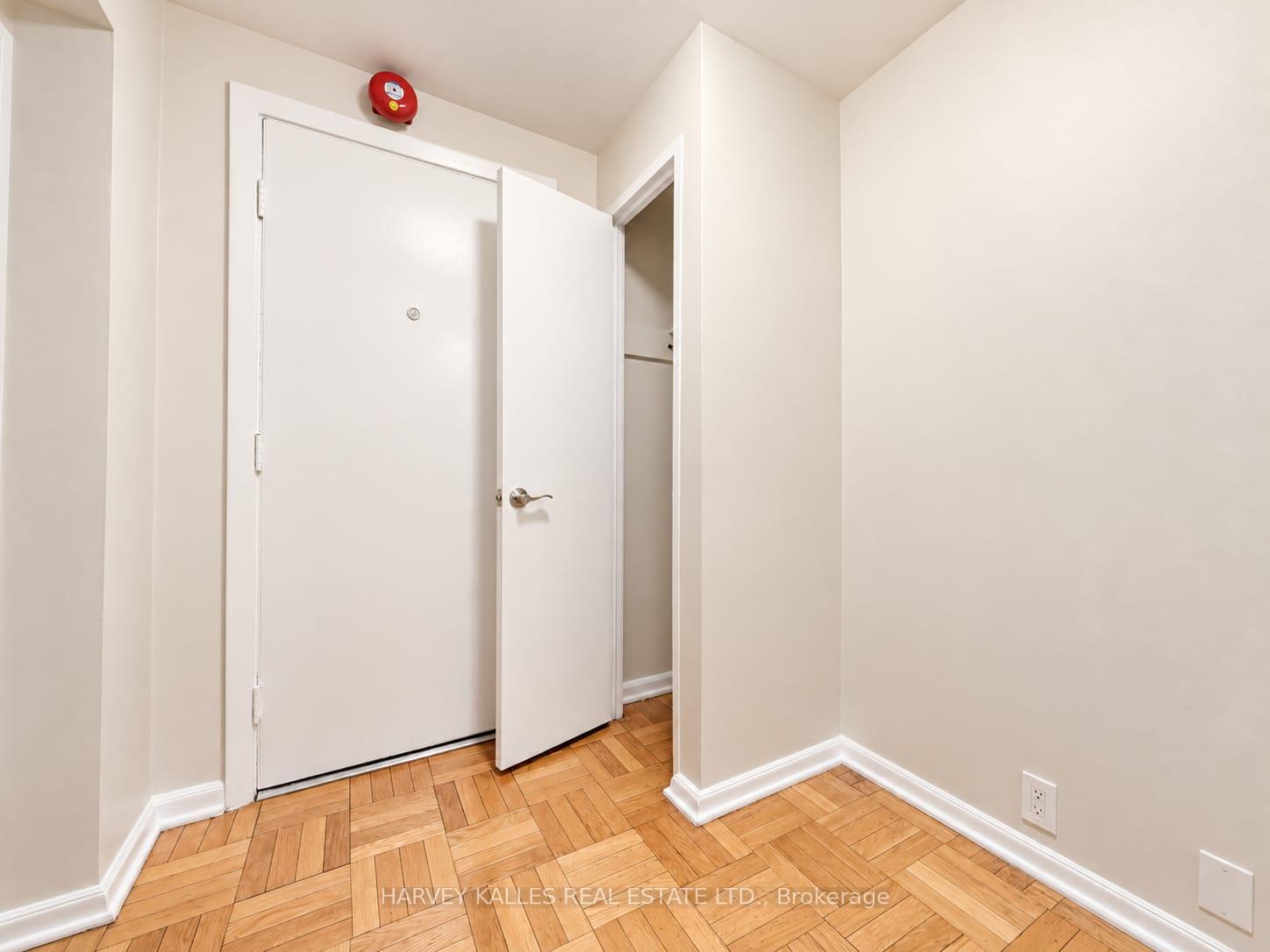 Photo 2 of Unit 1B, 65 Old Mill Road, Etobicoke, Kingsway South — HOMEH