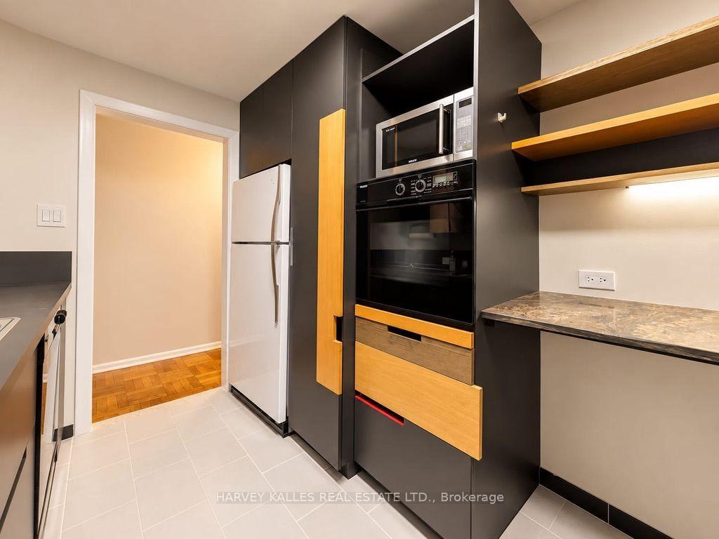 Photo 17 of Unit 1B, 65 Old Mill Road, Etobicoke, Kingsway South — HOMEH