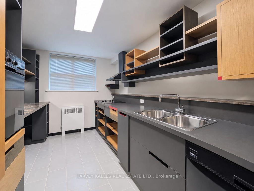 Photo 19 of Unit 1B, 65 Old Mill Road, Etobicoke, Kingsway South — HOMEH