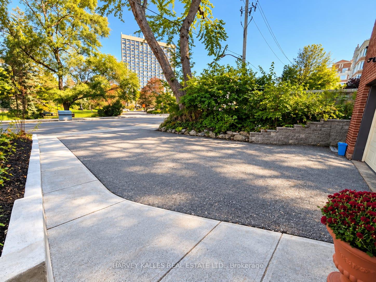 Photo 26 of Unit 1B, 65 Old Mill Road, Etobicoke, Kingsway South — HOMEH