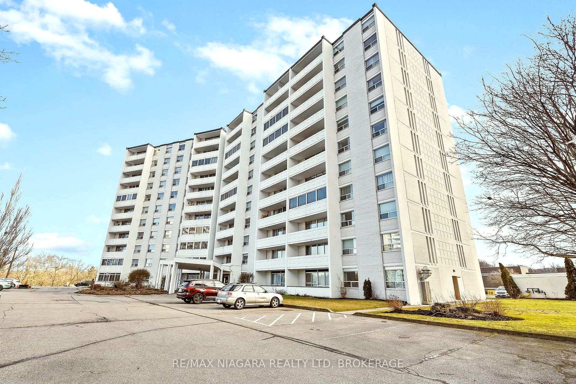 Photo of Unit 1002, 35 Towering Heights Boulevard