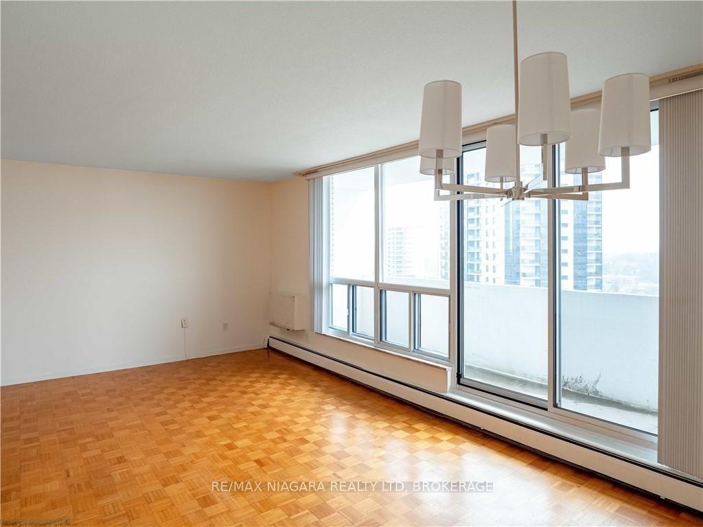 Photo 7 of Unit 1002, 35 Towering Heights Boulevard, St. Catharines, Glendale/Glenridge — HOMEH