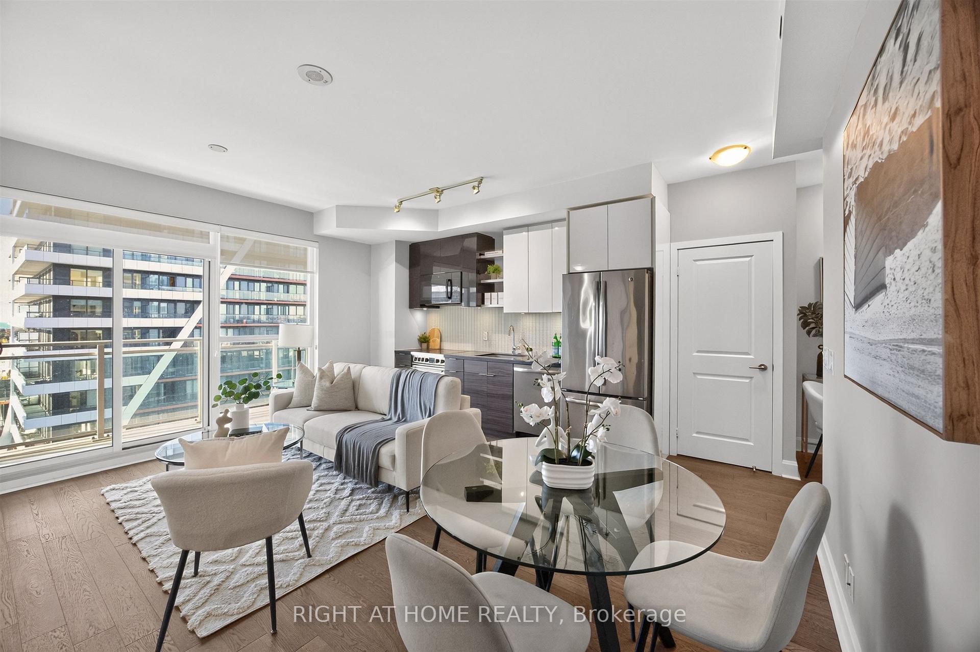 Photo 3 of Unit 1801, 33 Shore Breeze Drive, Etobicoke, Mimico — HOMEH
