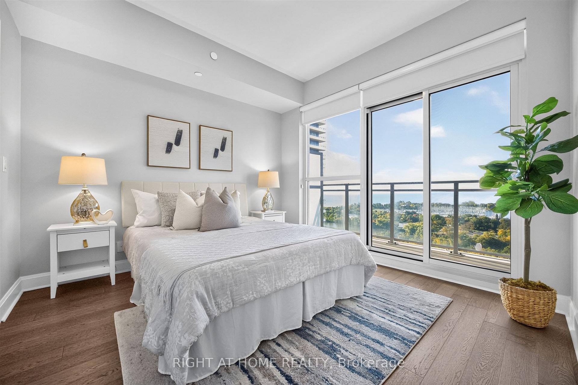 Photo 6 of Unit 1801, 33 Shore Breeze Drive, Etobicoke, Mimico — HOMEH