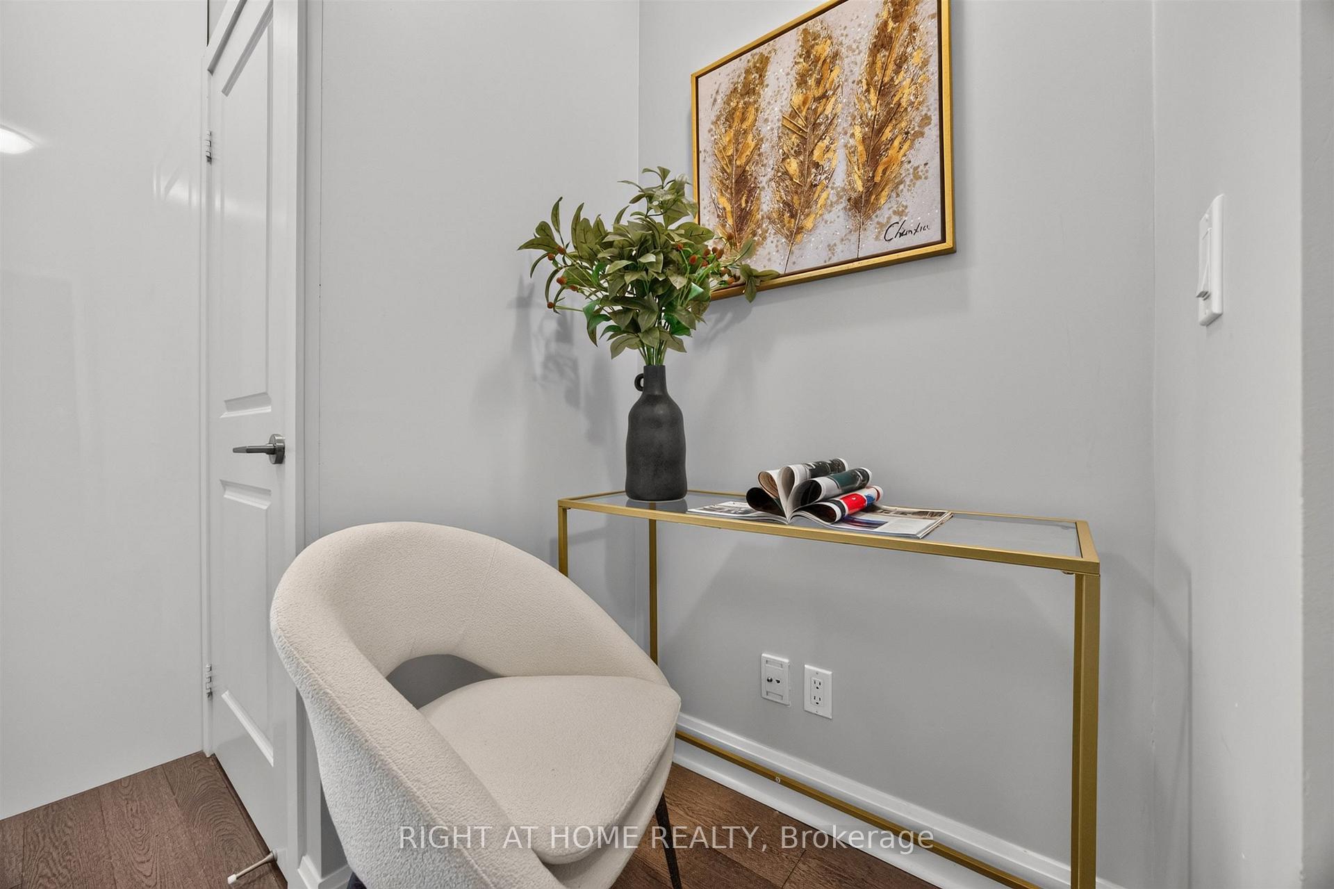Photo 10 of Unit 1801, 33 Shore Breeze Drive, Etobicoke, Mimico — HOMEH