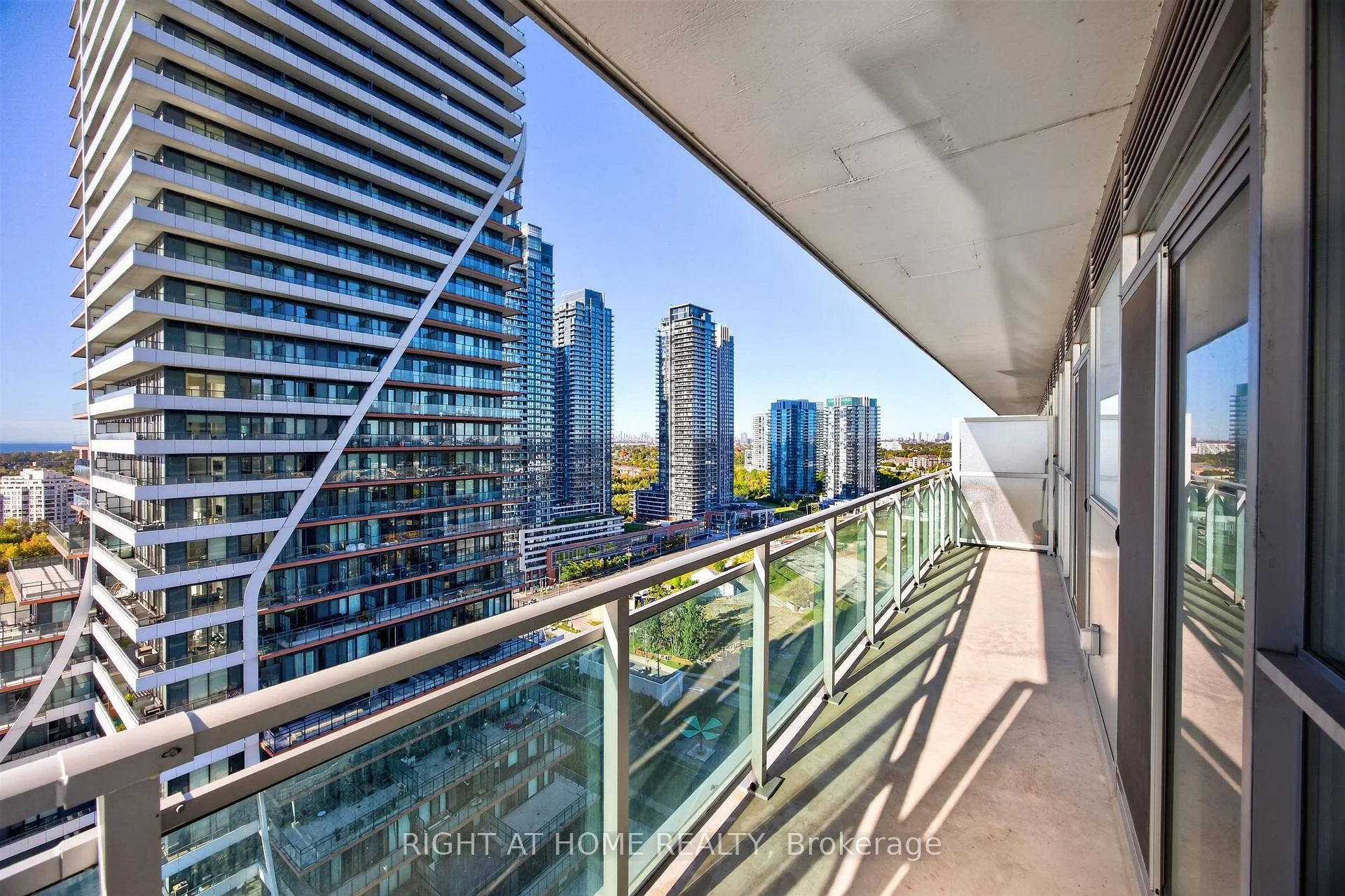 Photo 15 of Unit 1801, 33 Shore Breeze Drive, Etobicoke, Mimico — HOMEH