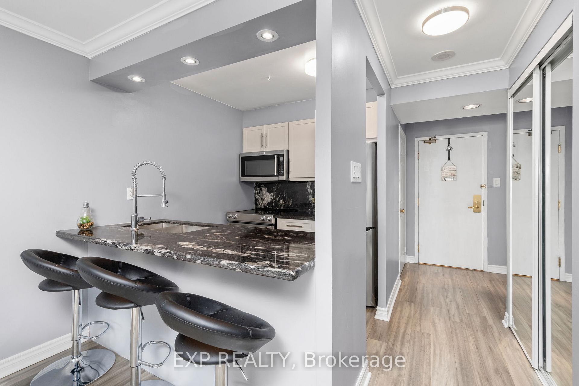 Photo 5 of Unit 409, 889 Bay Street, Toronto, Bay Street Corridor — HOMEH