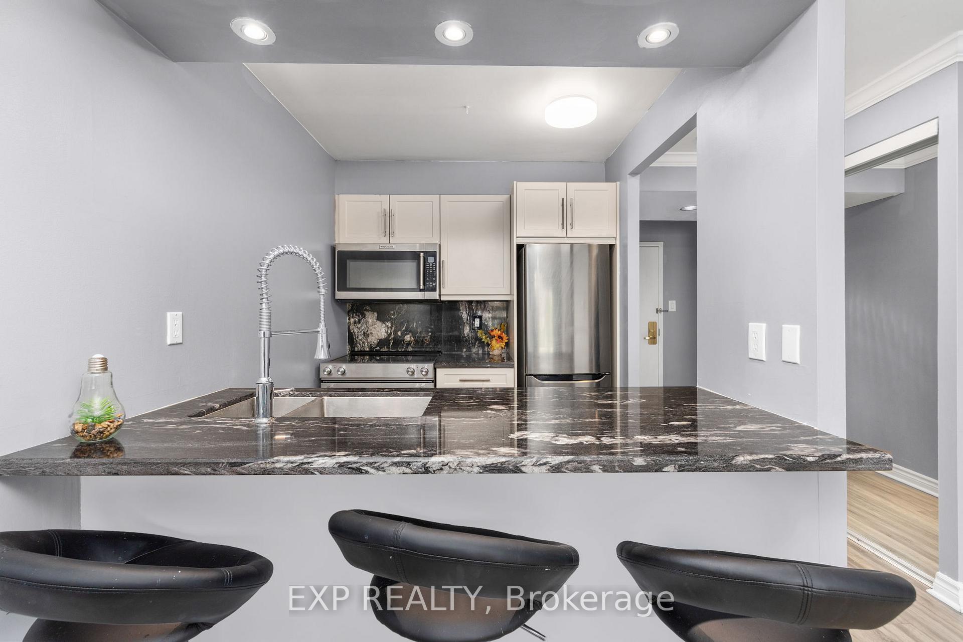 Photo 6 of Unit 409, 889 Bay Street, Toronto, Bay Street Corridor — HOMEH