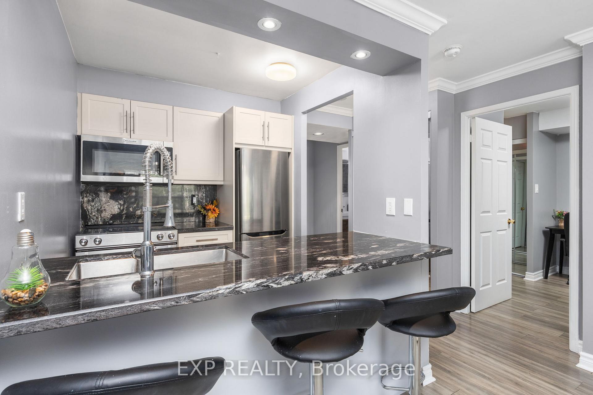 Photo 7 of Unit 409, 889 Bay Street, Toronto, Bay Street Corridor — HOMEH