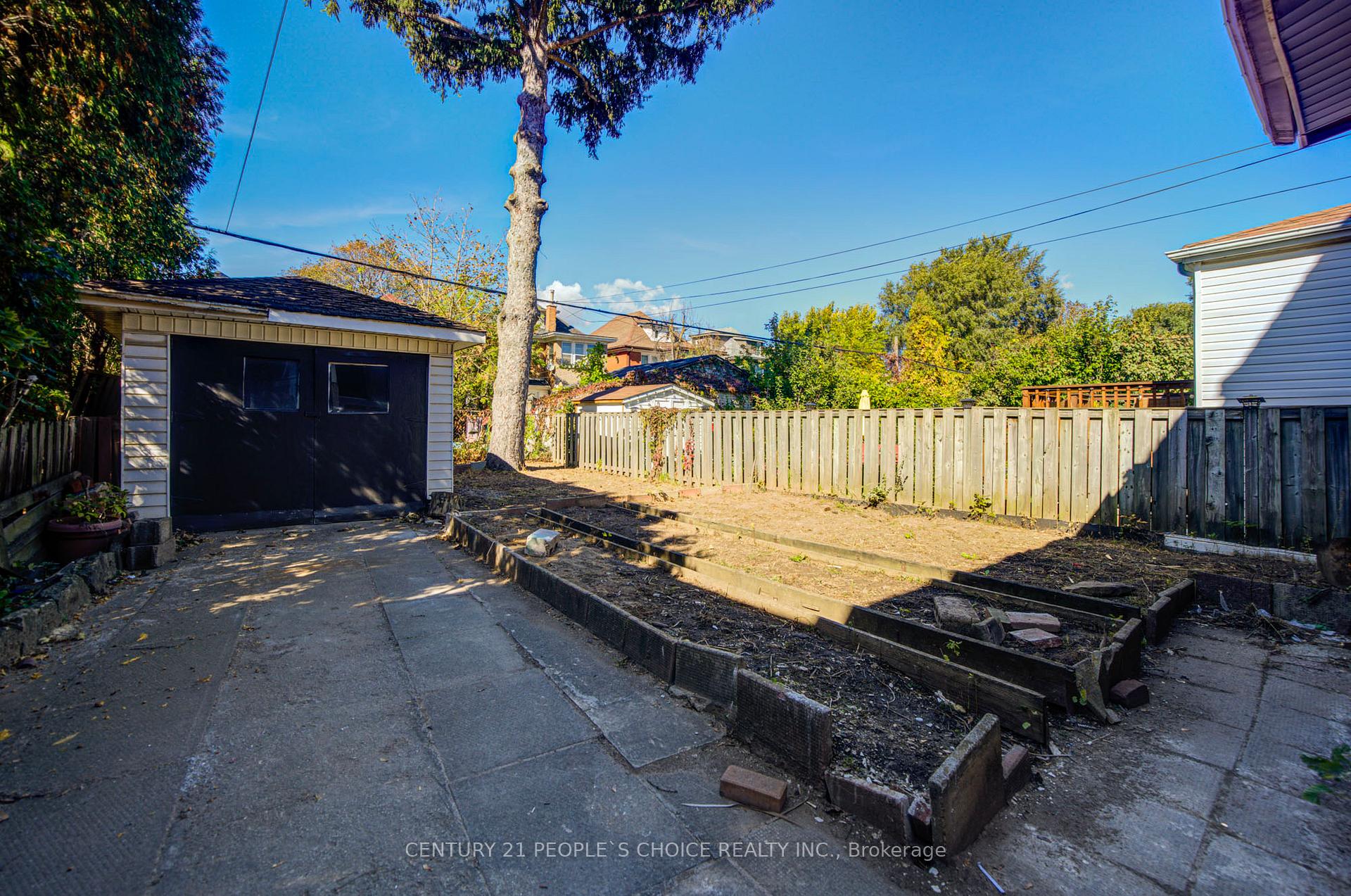 Photo 4 of 176 London Street S, Hamilton, Delta — HOMEH