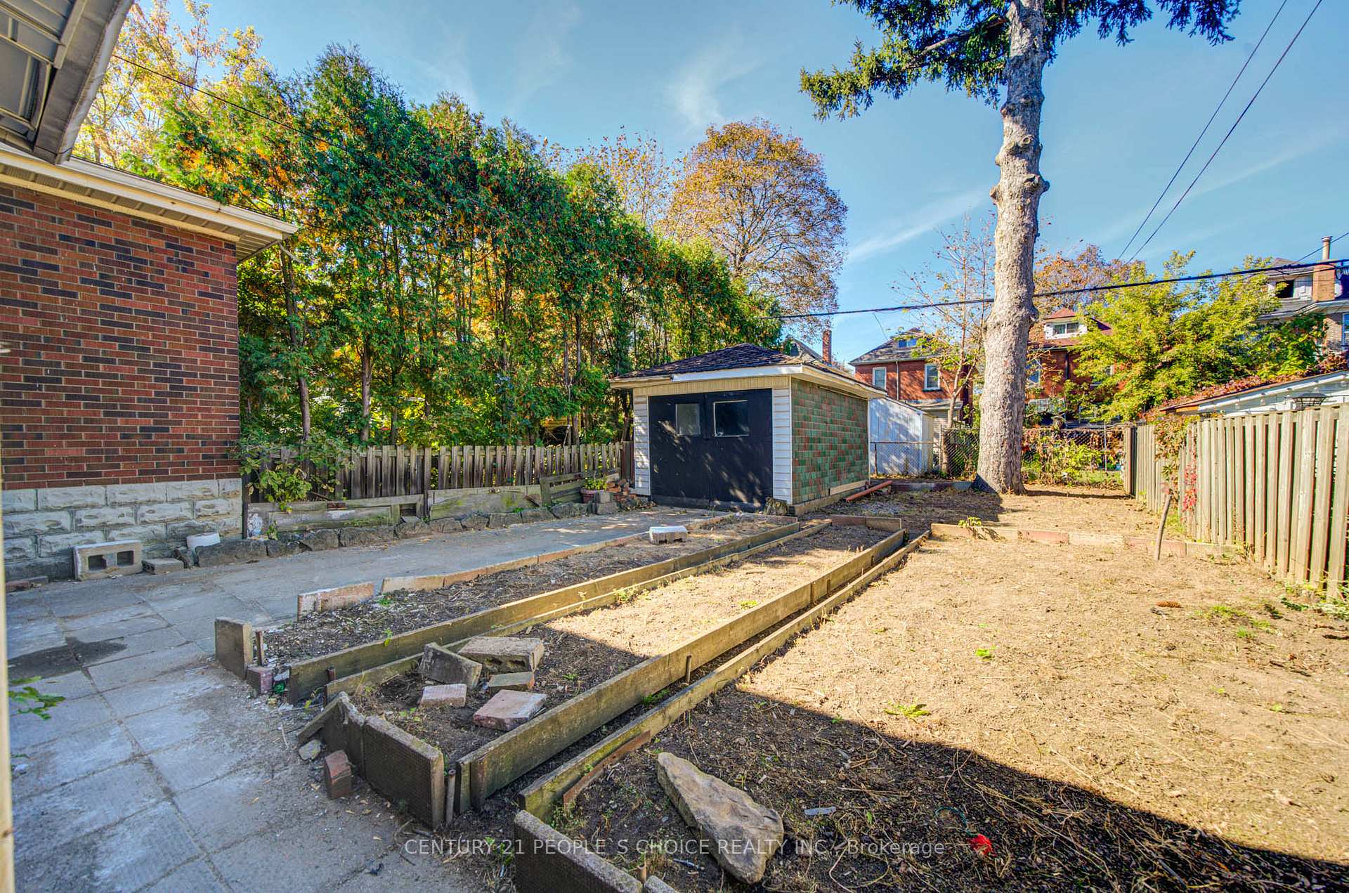 Photo 5 of 176 London Street S, Hamilton, Delta — HOMEH