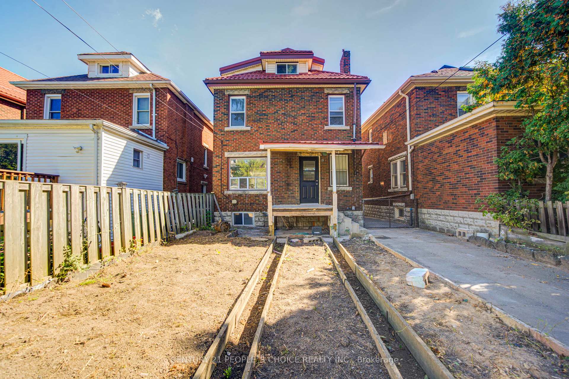 Photo 6 of 176 London Street S, Hamilton, Delta — HOMEH