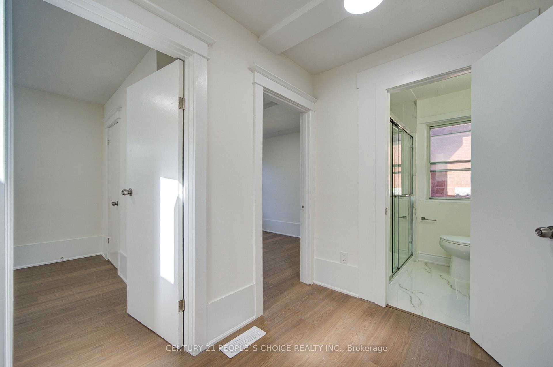 Photo 23 of 176 London Street S, Hamilton, Delta — HOMEH