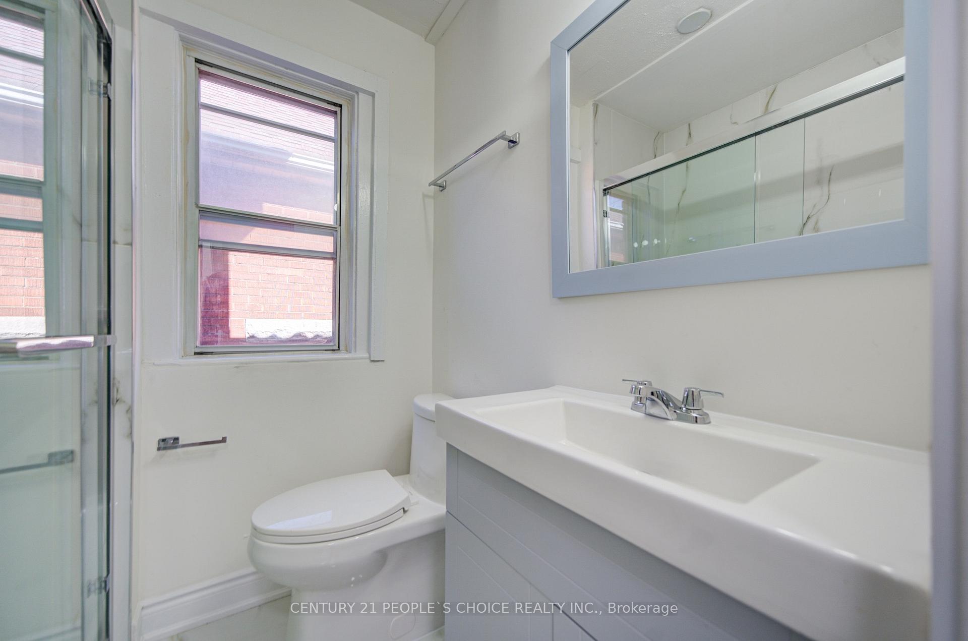 Photo 24 of 176 London Street S, Hamilton, Delta — HOMEH