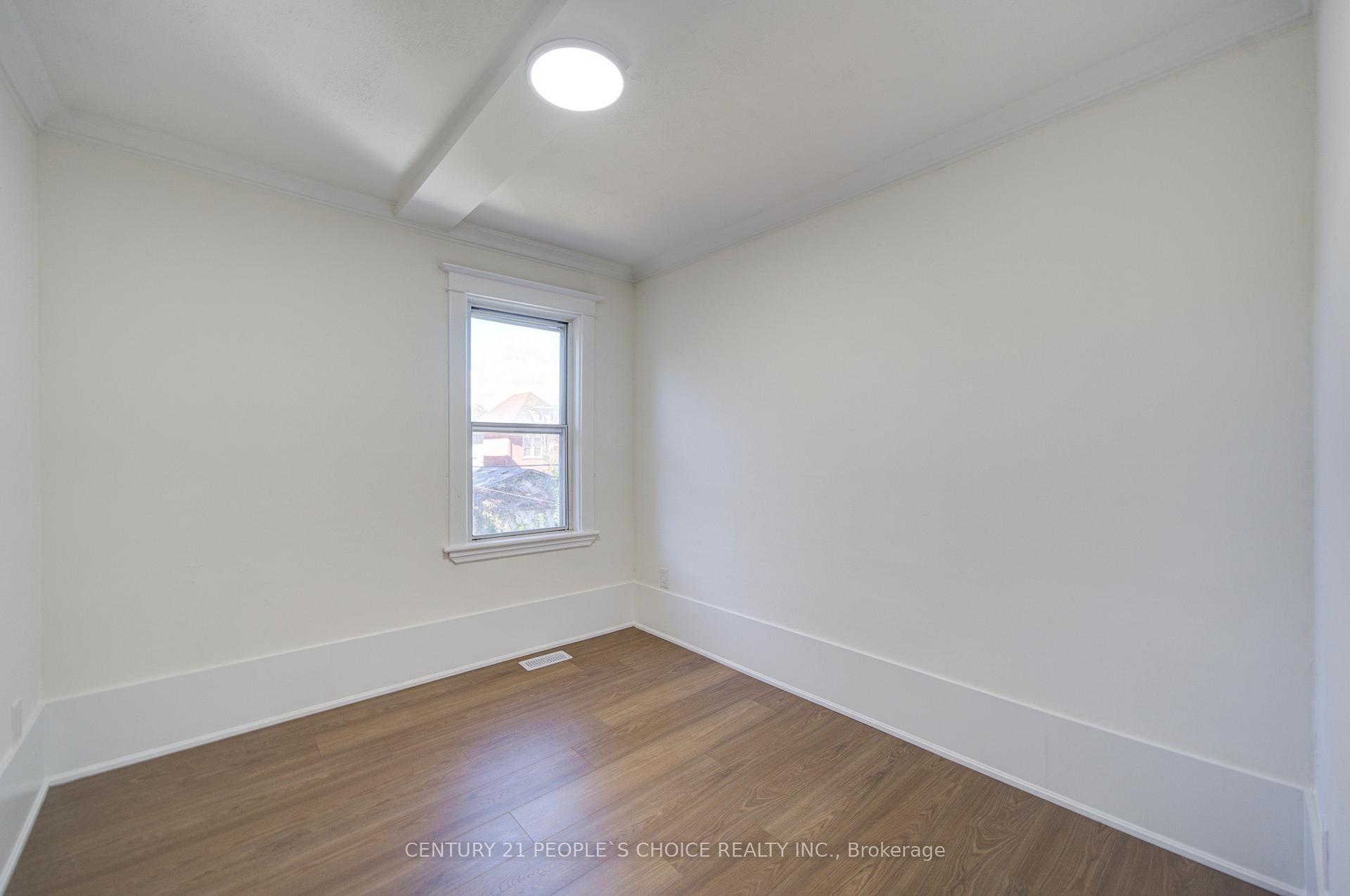 Photo 26 of 176 London Street S, Hamilton, Delta — HOMEH