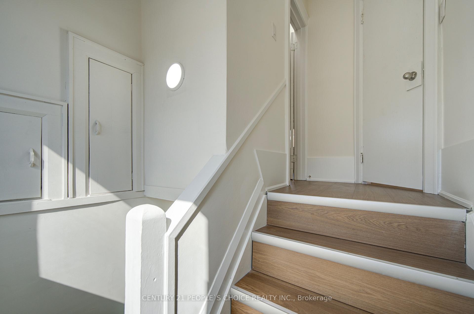 Photo 35 of 176 London Street S, Hamilton, Delta — HOMEH
