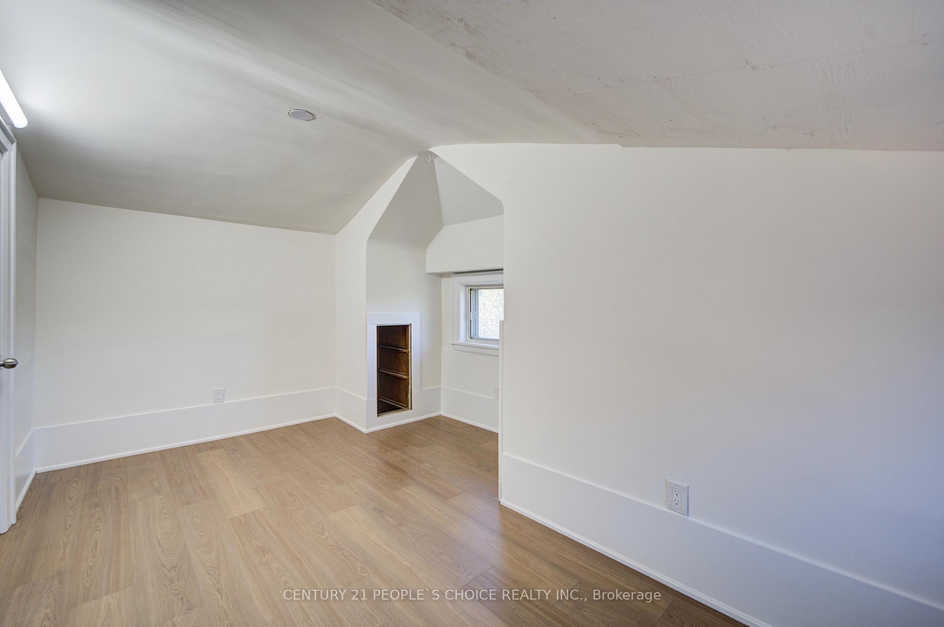 Photo 40 of 176 London Street S, Hamilton, Delta — HOMEH