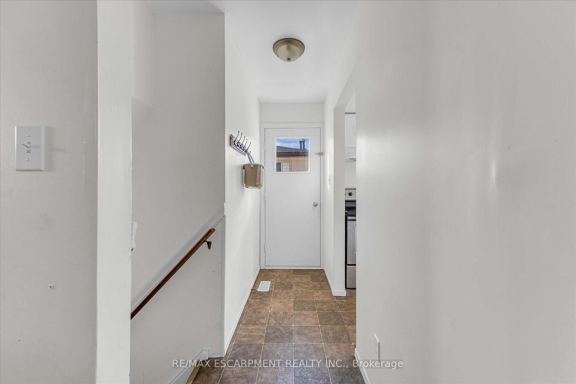 Photo 10 of 16 Crystal Court, Cambridge, Greenway-Chaplin — HOMEH