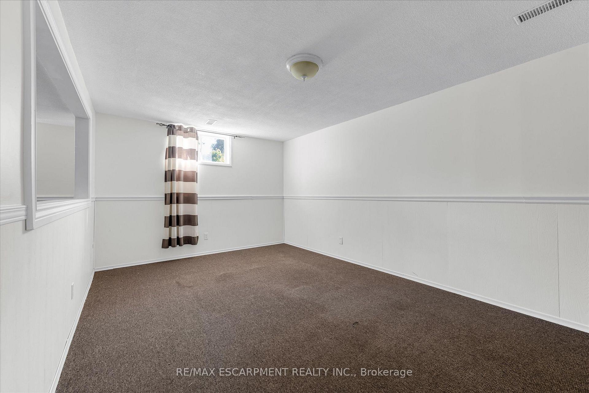 Photo 19 of 16 Crystal Court, Cambridge, Greenway-Chaplin — HOMEH