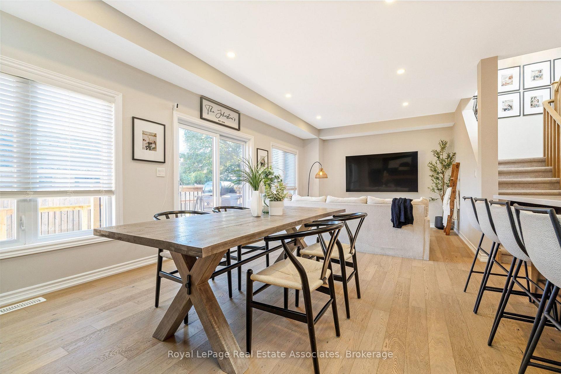 Photo 19 of Unit 10, 19 Braida Lane, Halton Hills, Acton — HOMEH