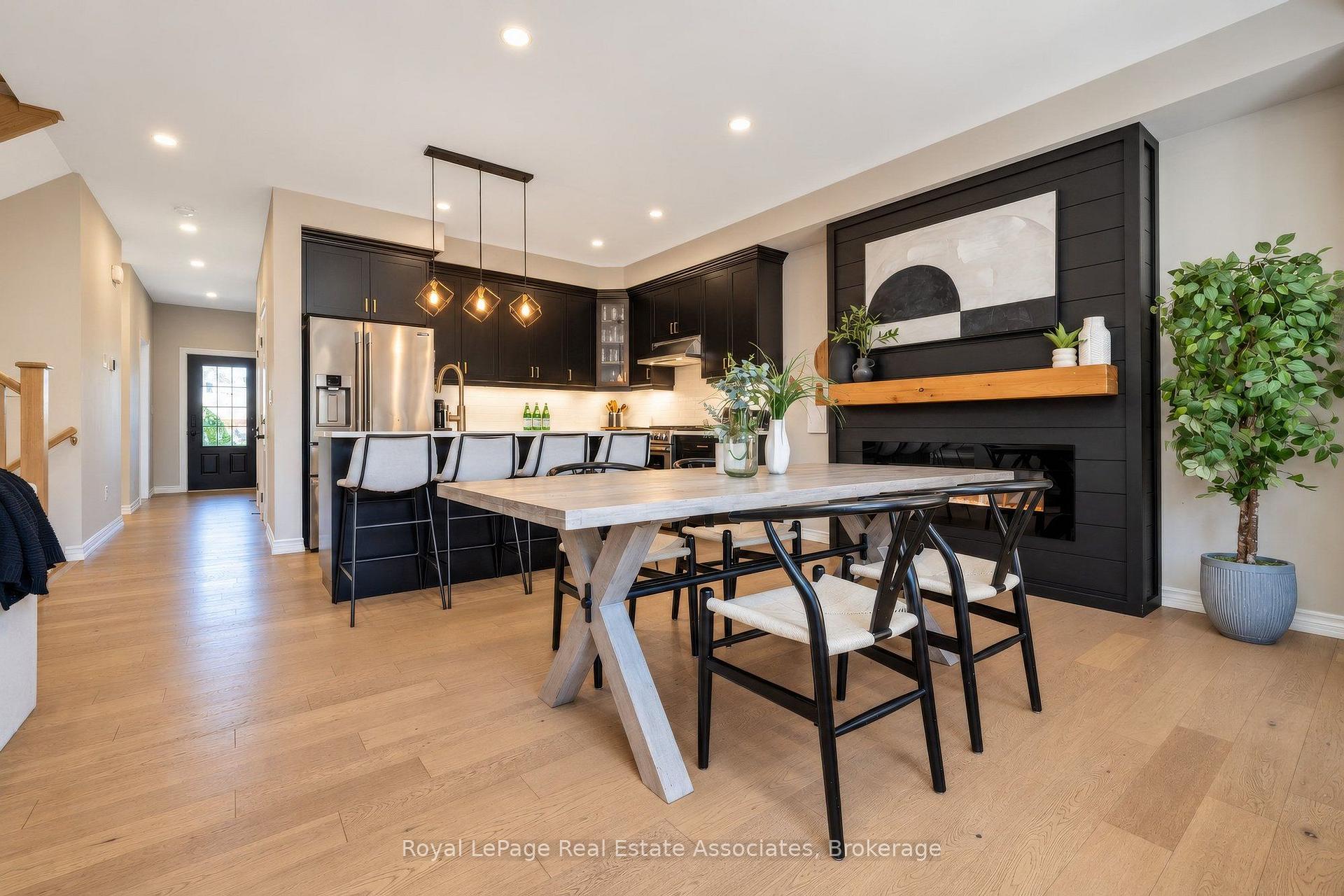 Photo 20 of Unit 10, 19 Braida Lane, Halton Hills, Acton — HOMEH