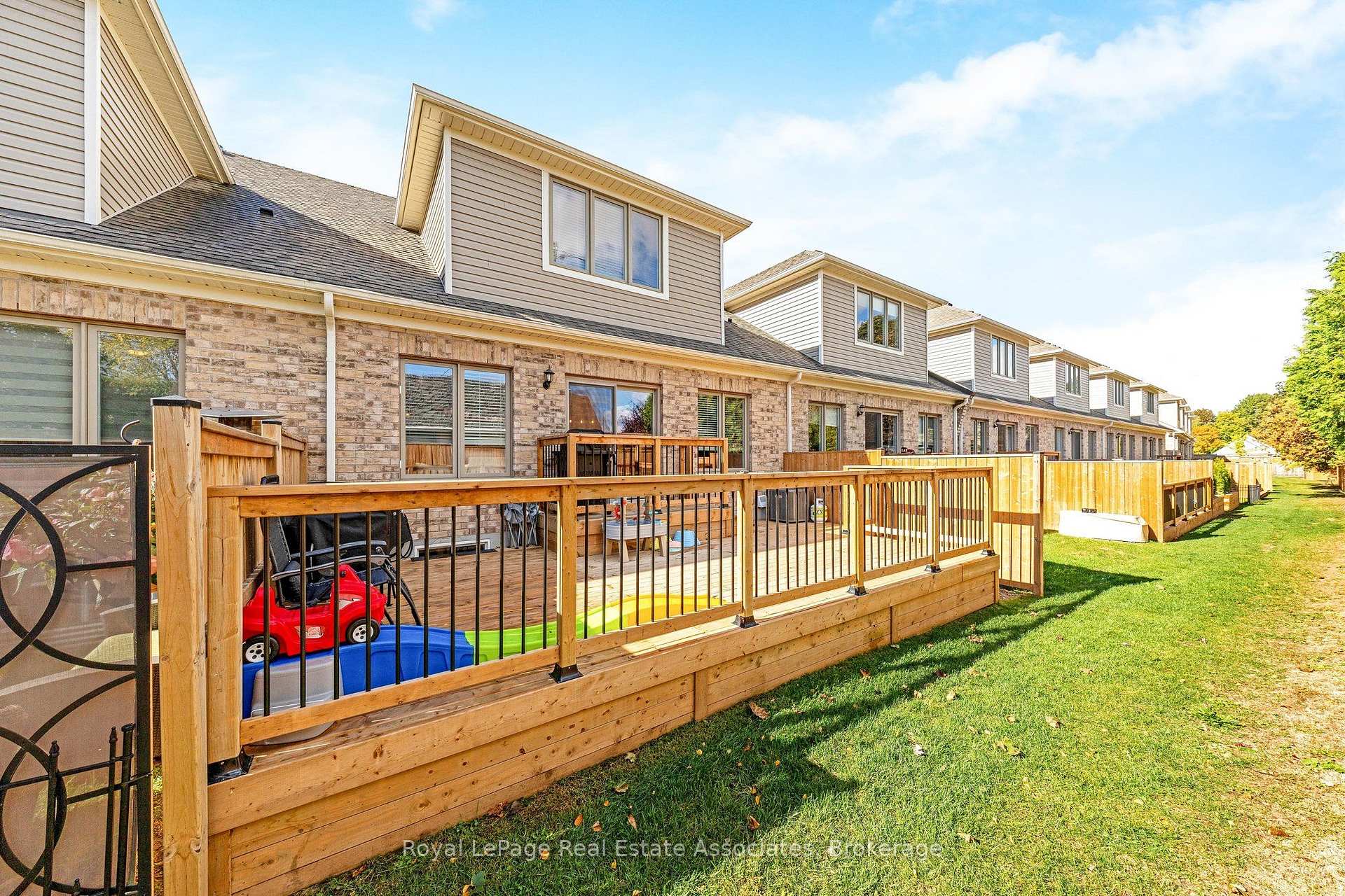 Photo 53 of Unit 10, 19 Braida Lane, Halton Hills, Acton — HOMEH