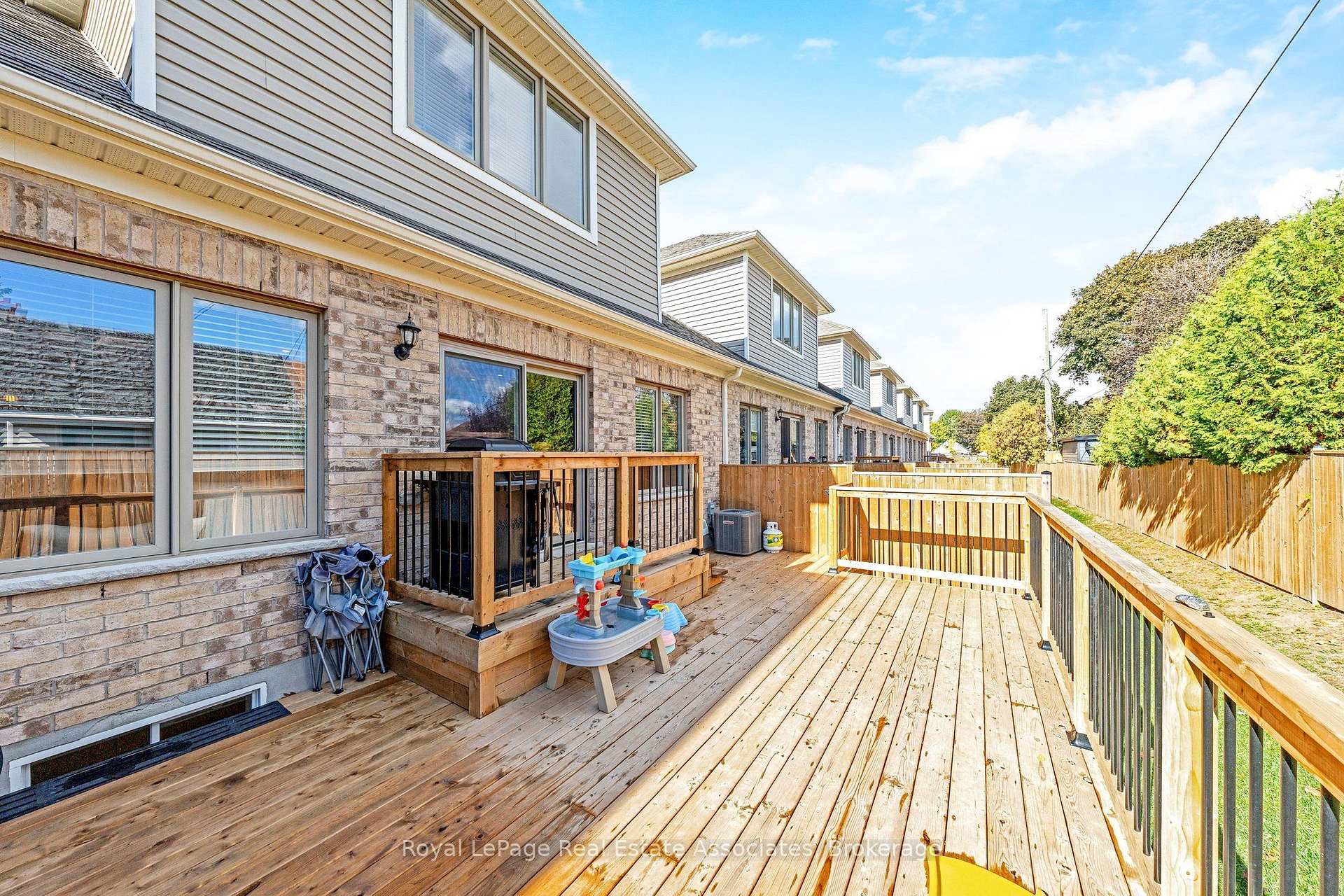 Photo 57 of Unit 10, 19 Braida Lane, Halton Hills, Acton — HOMEH