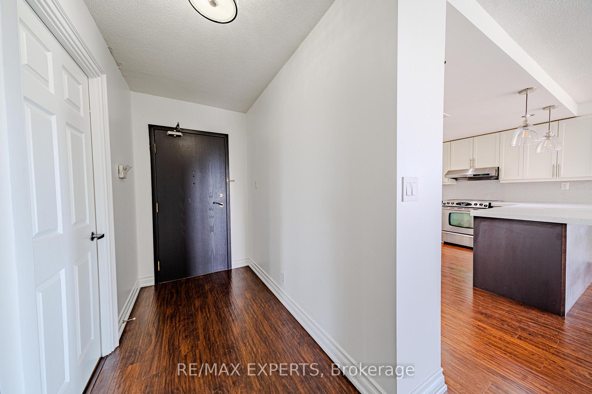 Photo 6 of Unit 802, 215 Wynford Drive, Toronto, Flemingdon Park — HOMEH