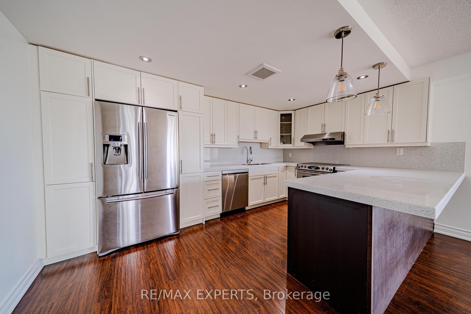 Photo 7 of Unit 802, 215 Wynford Drive, Toronto, Flemingdon Park — HOMEH