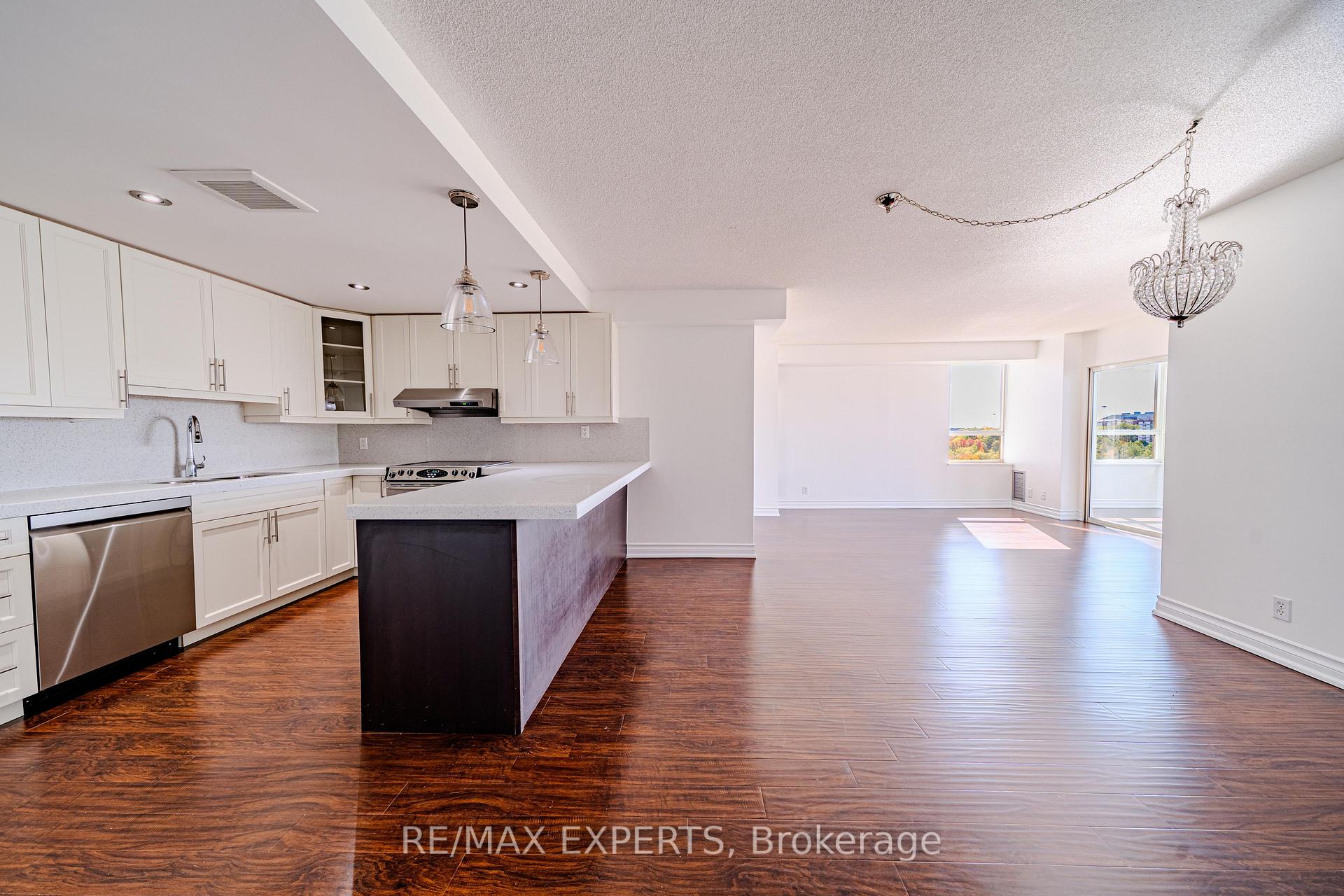 Photo 9 of Unit 802, 215 Wynford Drive, Toronto, Flemingdon Park — HOMEH
