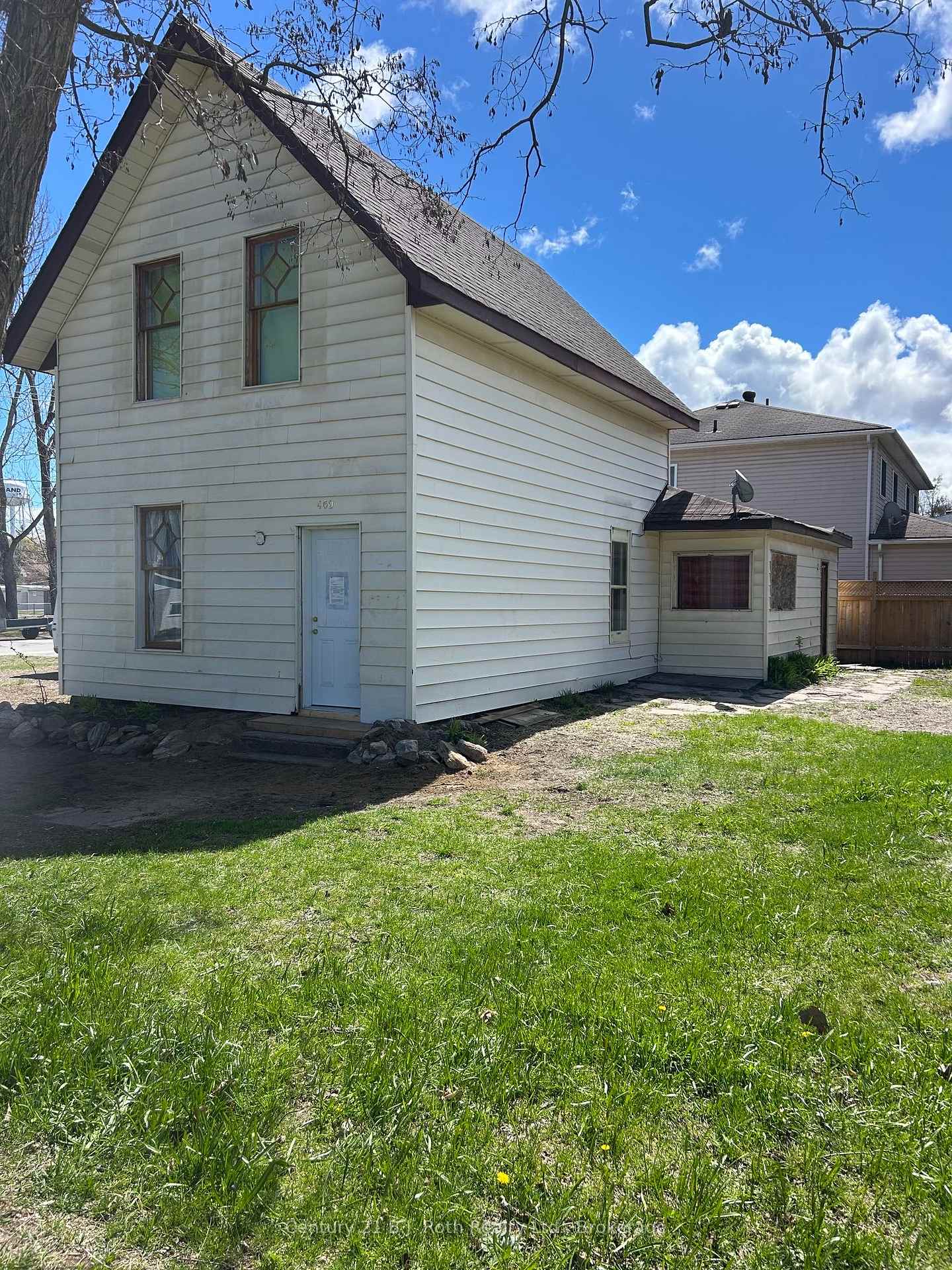 Photo 3 of 469 Robert Street, Midland — HOMEH