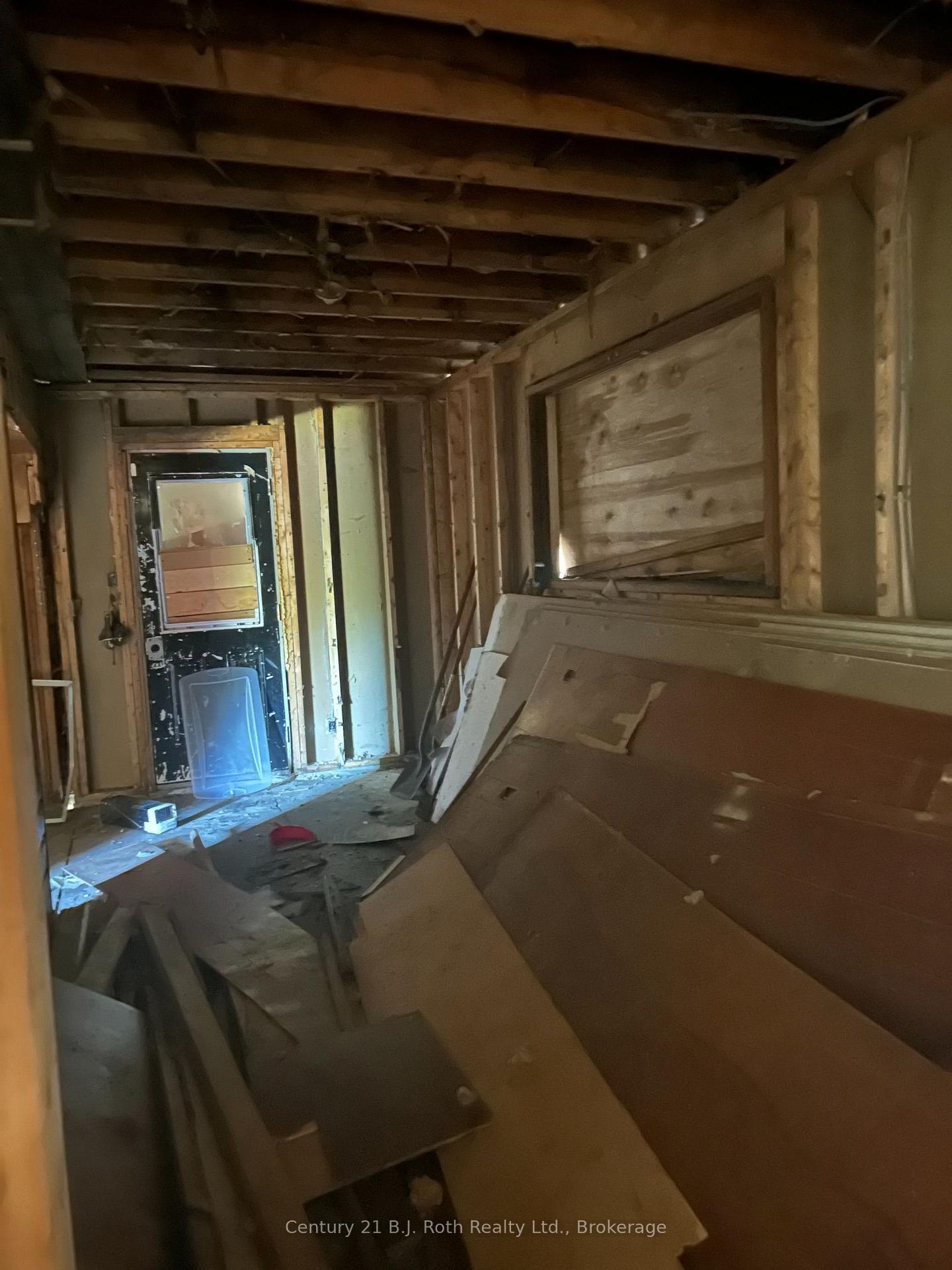Photo 6 of 469 Robert Street, Midland — HOMEH