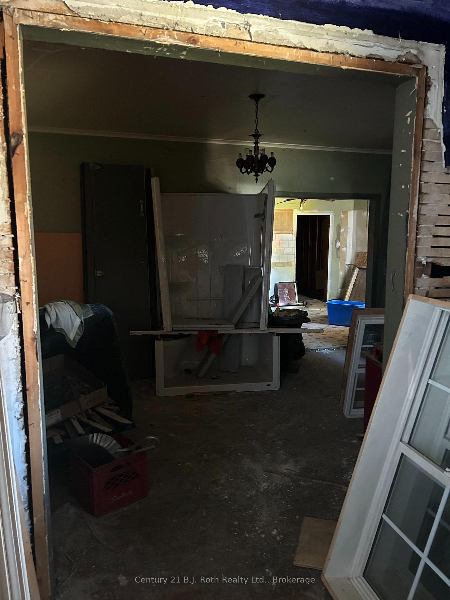 Photo 9 of 469 Robert Street, Midland — HOMEH