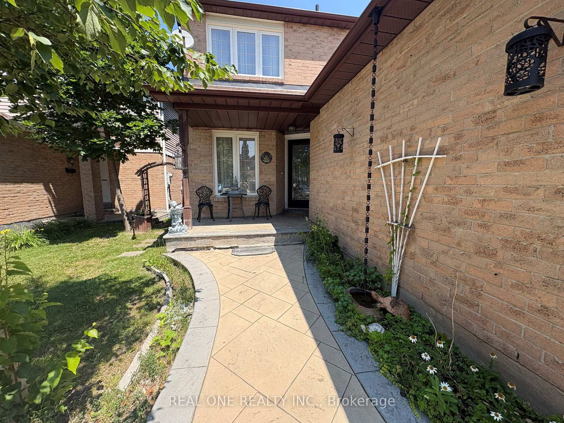 Photo 3 of 3245 Cambourne Crescent, Mississauga, Meadowvale — HOMEH