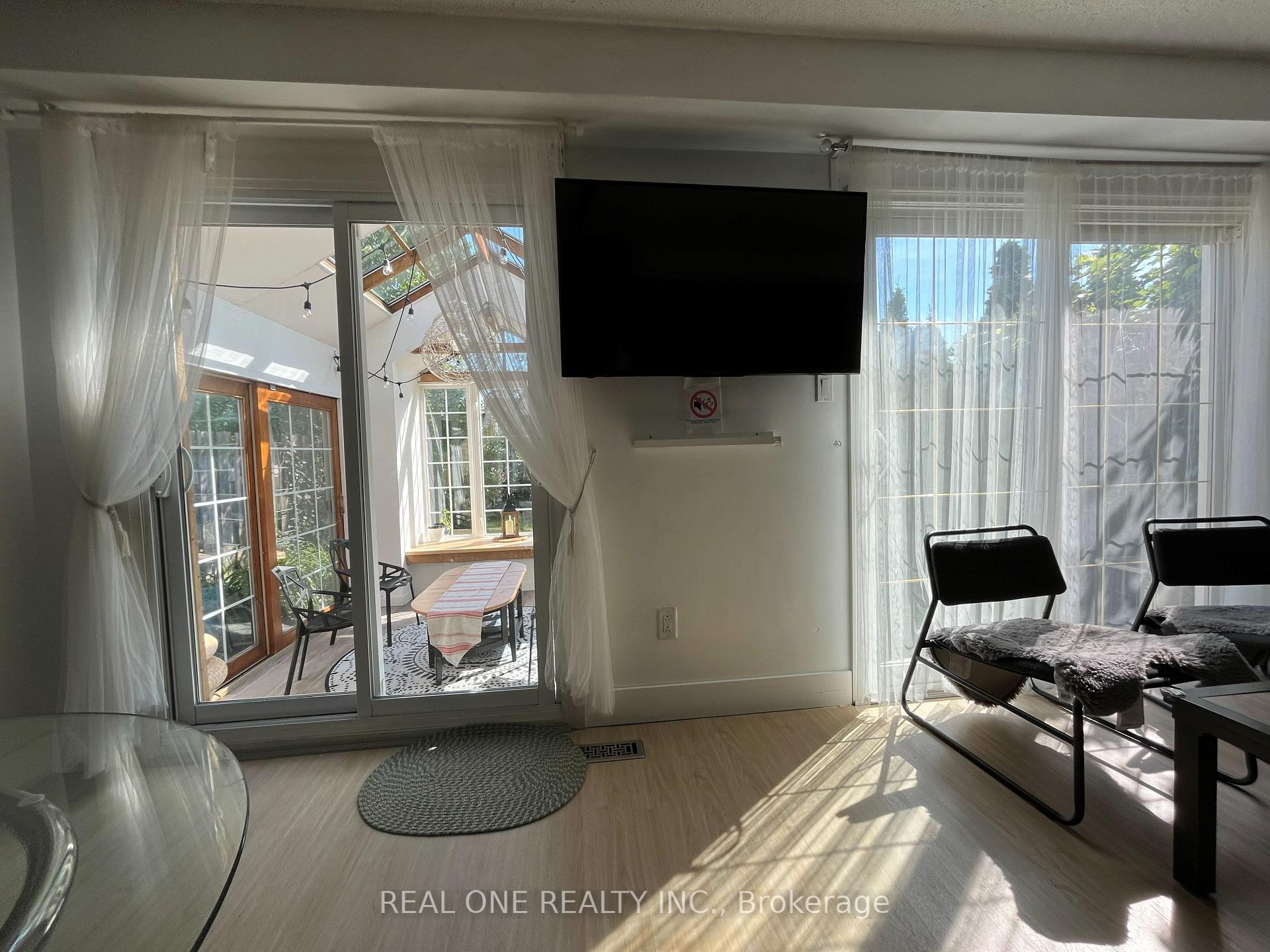 Photo 6 of 3245 Cambourne Crescent, Mississauga, Meadowvale — HOMEH